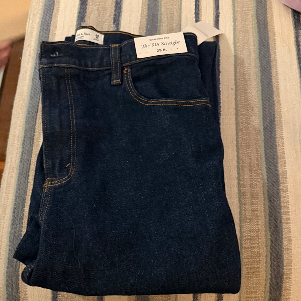 NWT Abercrombie Ultra High Rise 90s Straight Jean 29L in “super dark” blue jeans